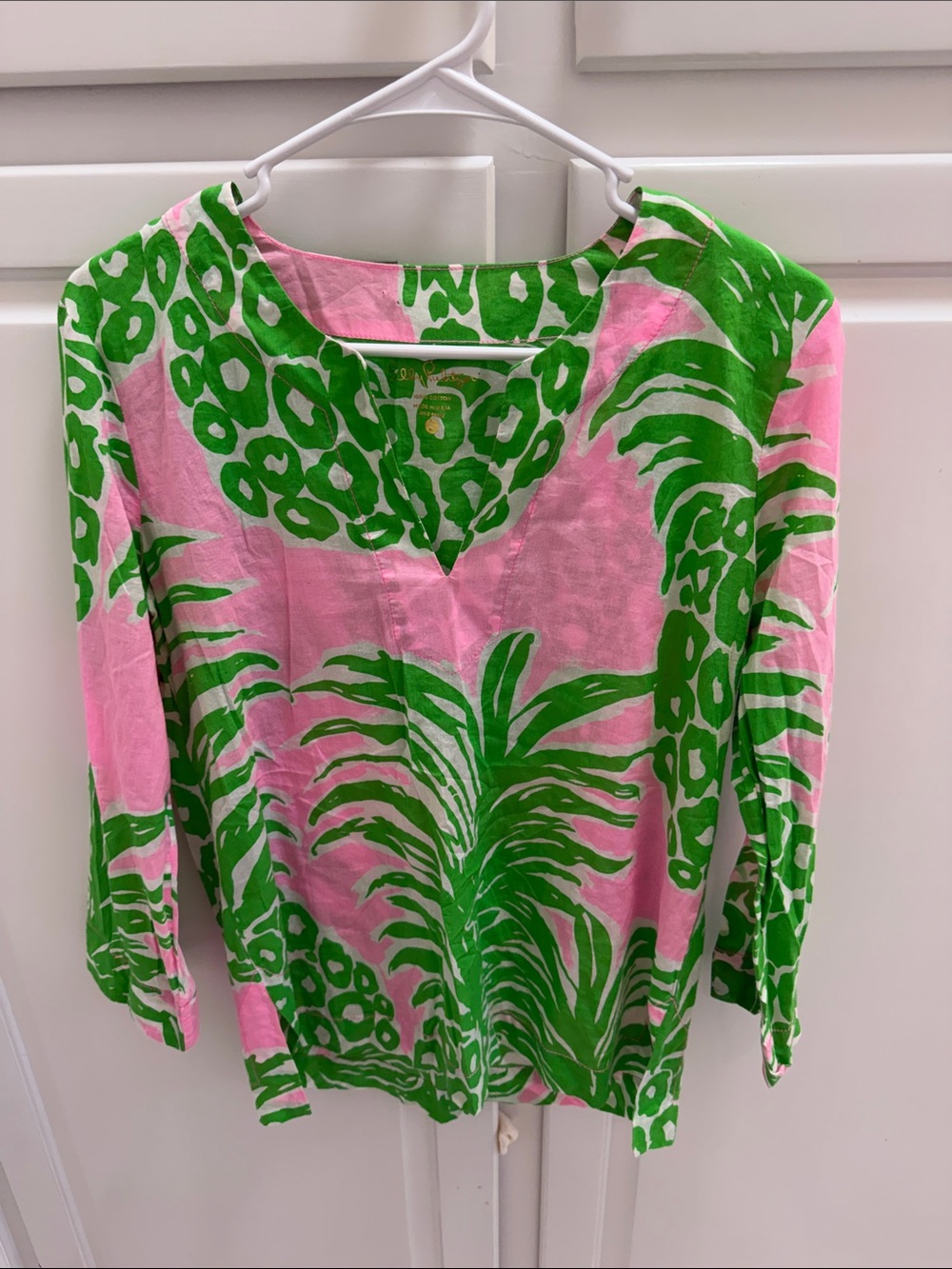 Lilly Pulitzer Amelia Island Tunic in the "Pink Pout Flamenco" print